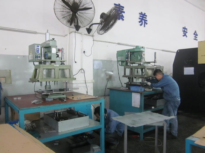 multi-spindle tapping machine